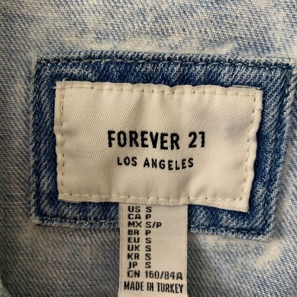 Forever 21 Denim Jacket Women’s Size Small Blue Light Wash Cute Jean Jacket - Picture 2 of 6